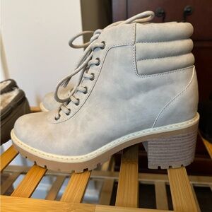 Mauve Light Gray Lace-Up Boots